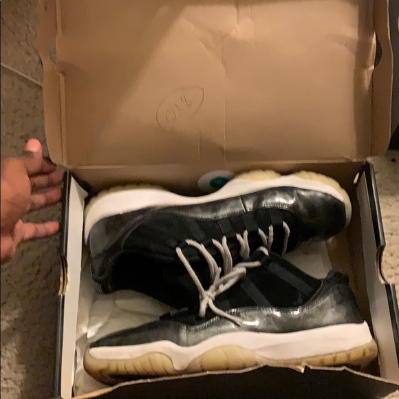 Authentic Air Jordan 11s, Barons, box size off